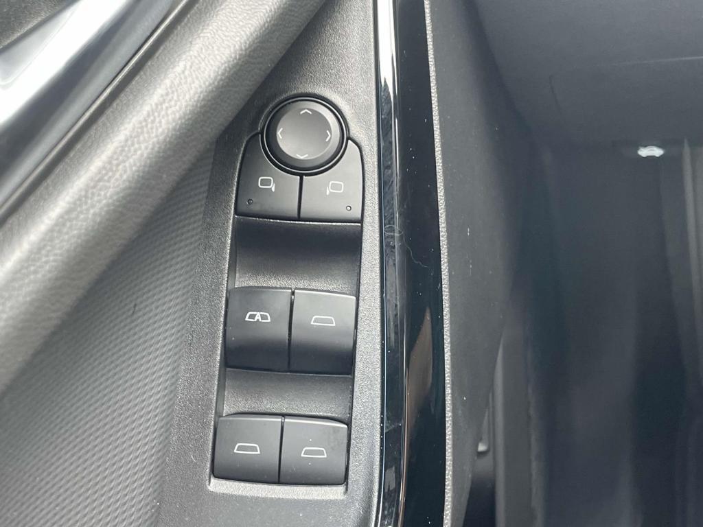 used 2025 Chevrolet Equinox car, priced at $25,960