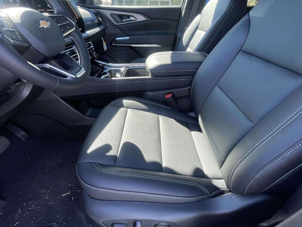 new 2026 Chevrolet Traverse car, priced at $42,885