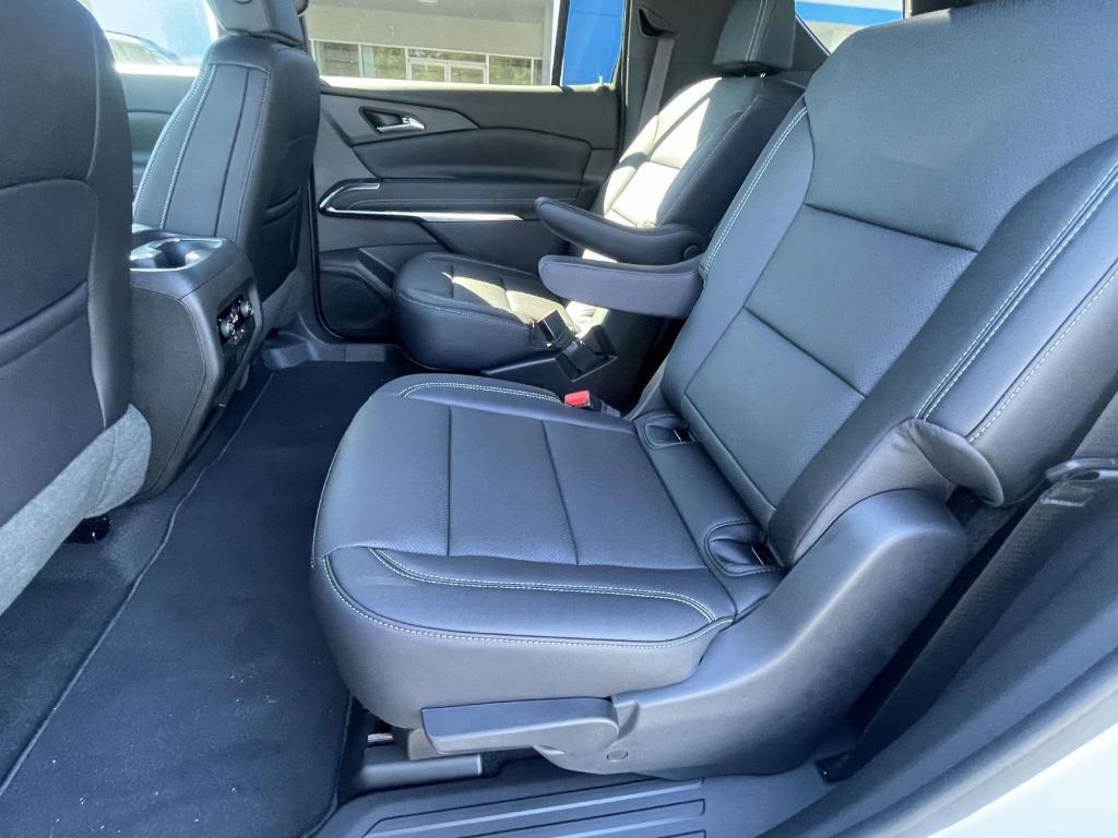 new 2026 Chevrolet Traverse car, priced at $42,885