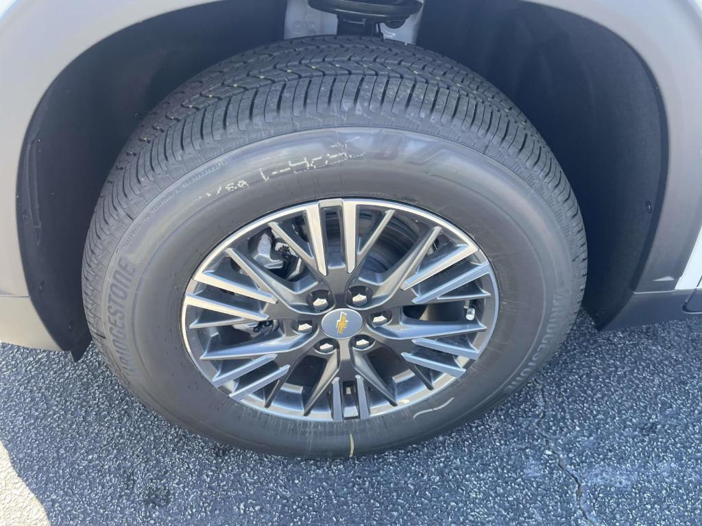 new 2026 Chevrolet Traverse car, priced at $42,885