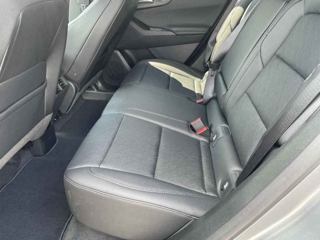 new 2026 Chevrolet Equinox car, priced at $31,990