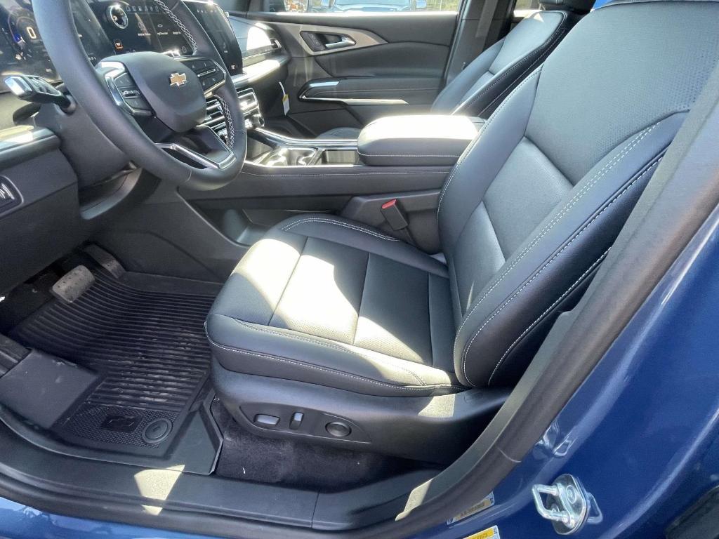 new 2026 Chevrolet Traverse car, priced at $44,240