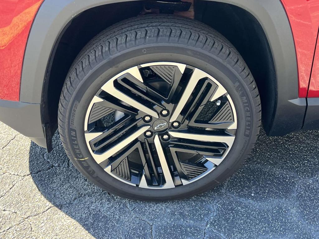 new 2026 Chevrolet Equinox car, priced at $37,330