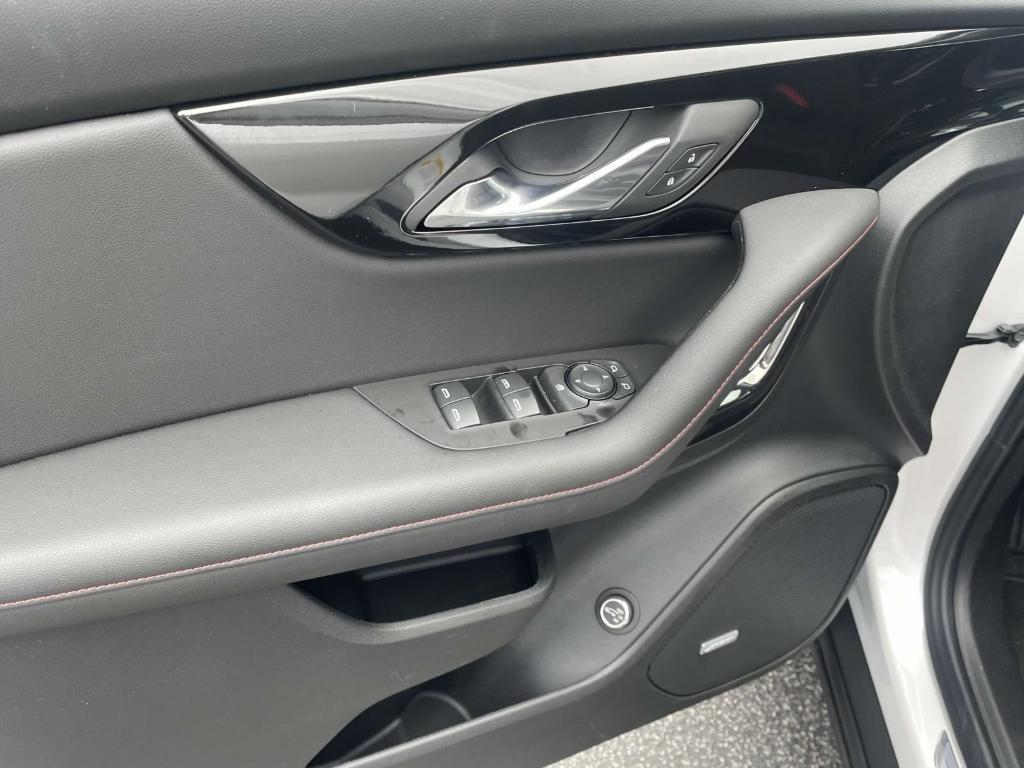 new 2025 Chevrolet Blazer car