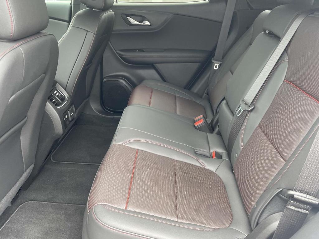 new 2025 Chevrolet Blazer car