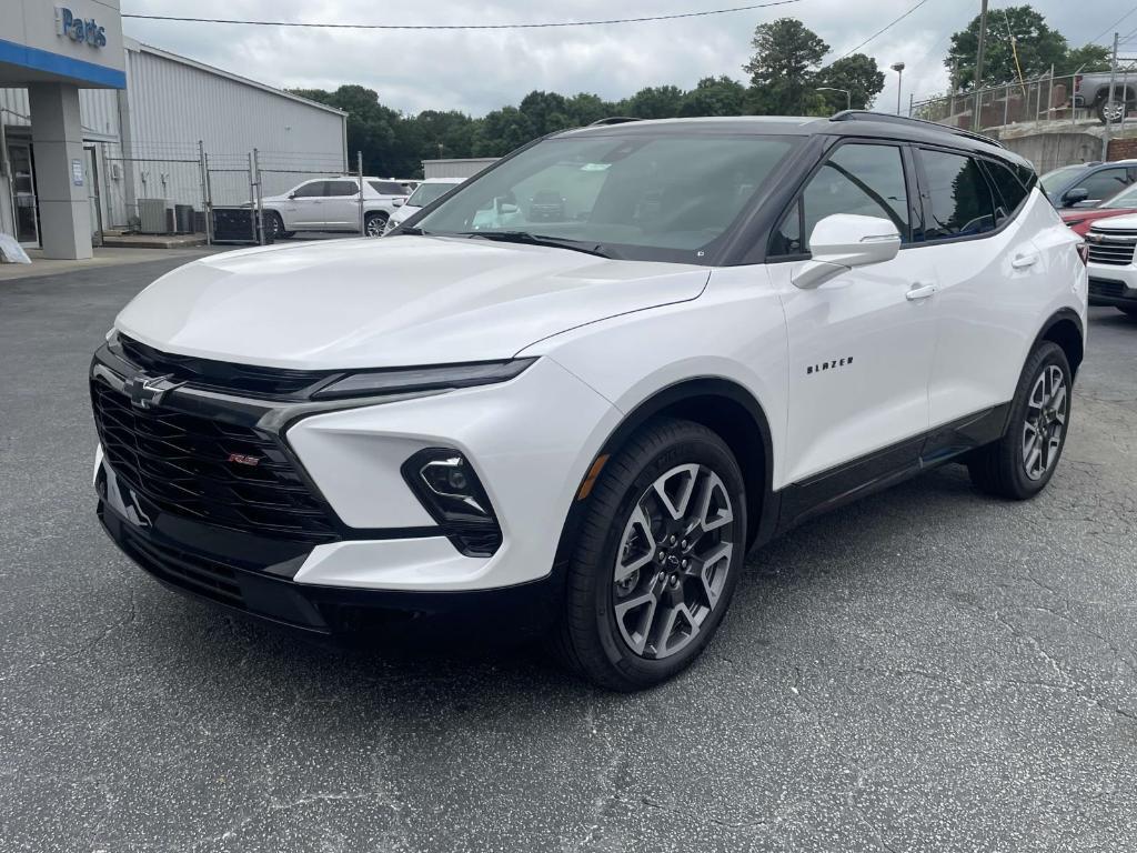 new 2025 Chevrolet Blazer car