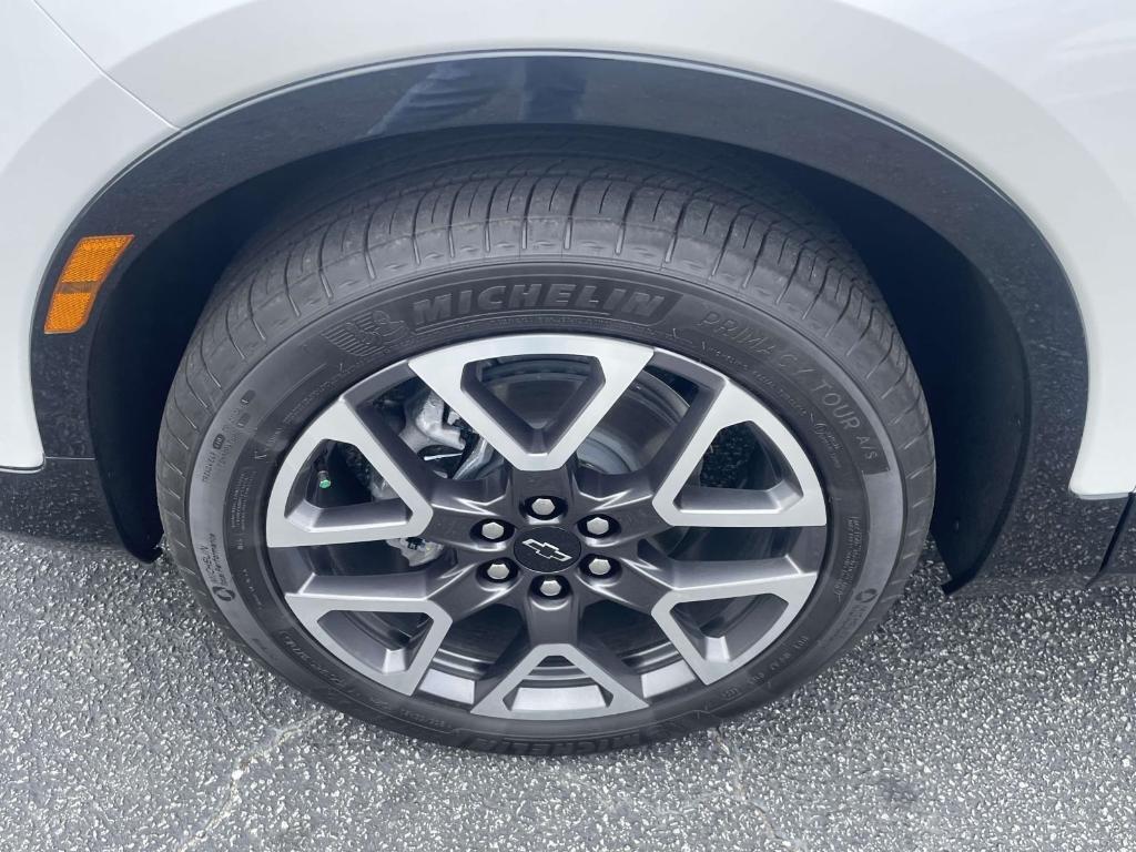 new 2025 Chevrolet Blazer car