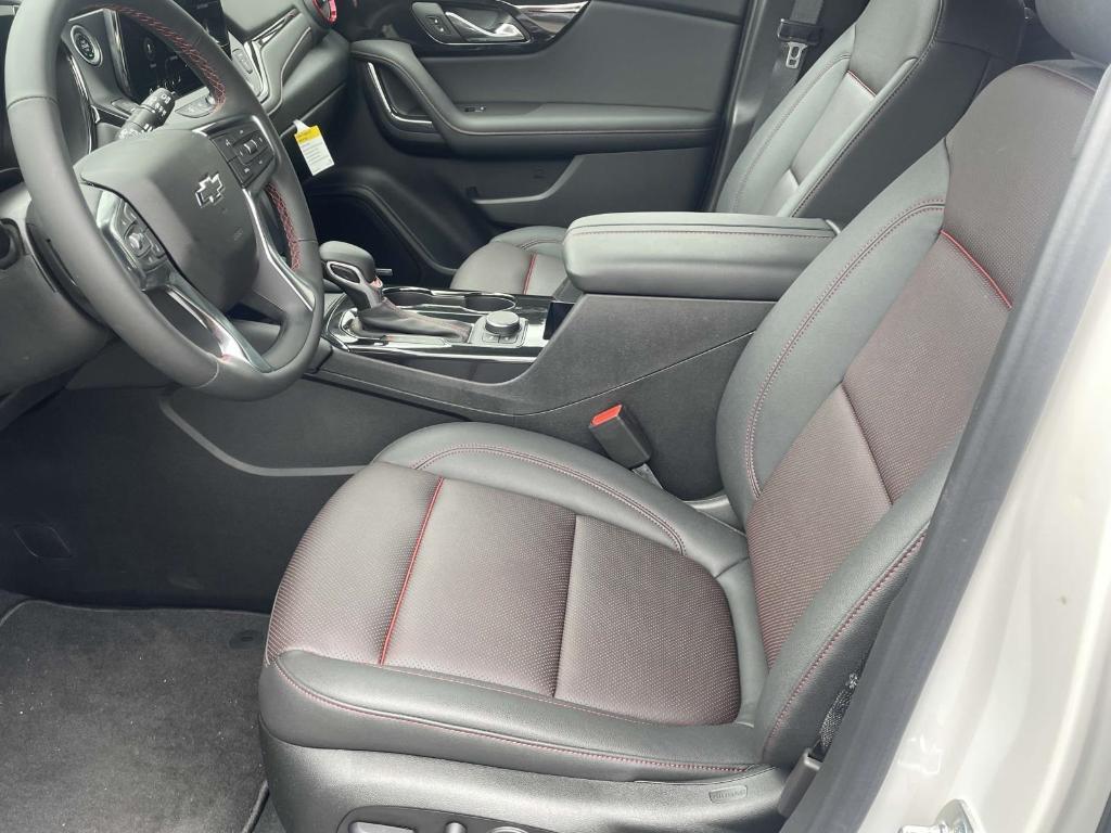 new 2025 Chevrolet Blazer car