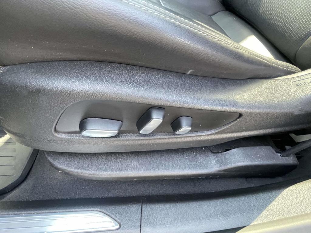 used 2021 Cadillac XT5 car, priced at $31,854