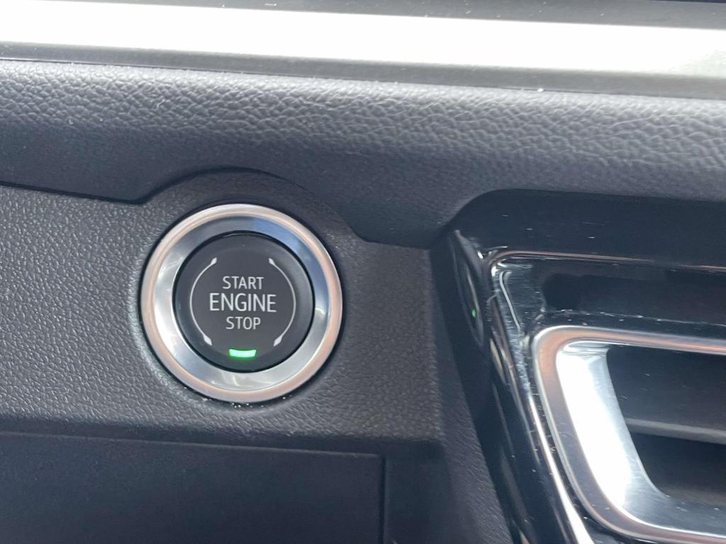 used 2025 Chevrolet Traverse car, priced at $41,778