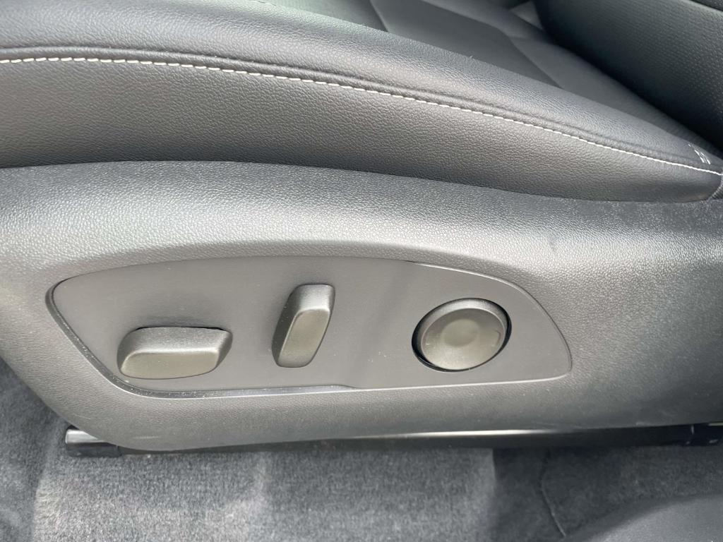 used 2025 Chevrolet Traverse car, priced at $41,778