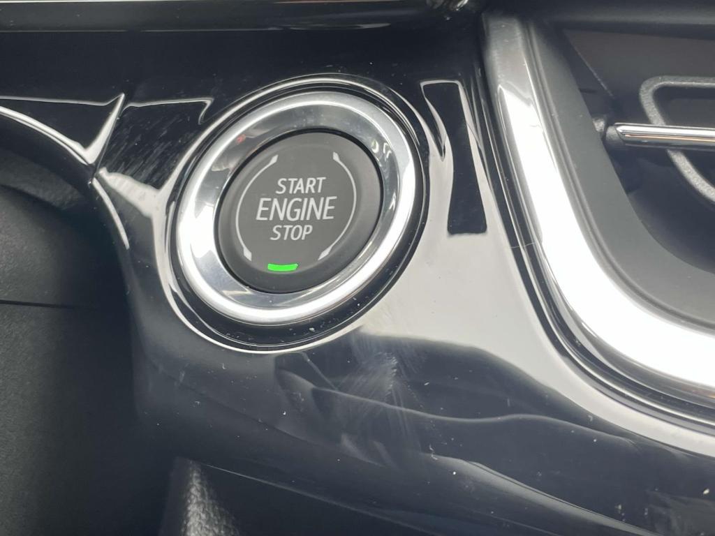 new 2025 Chevrolet Trax car