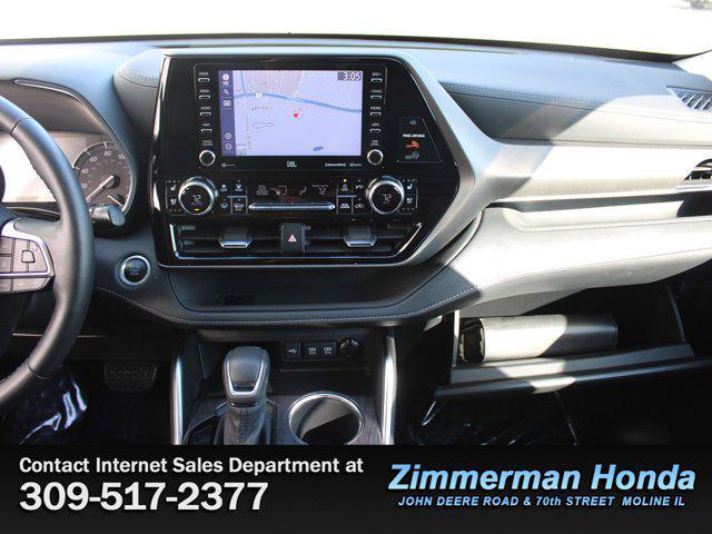used 2020 Toyota Highlander car, priced at $34,992