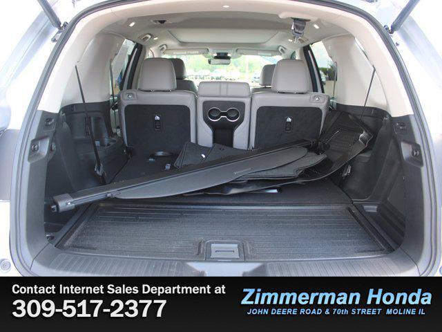 used 2025 Honda Pilot car, priced at $48,991