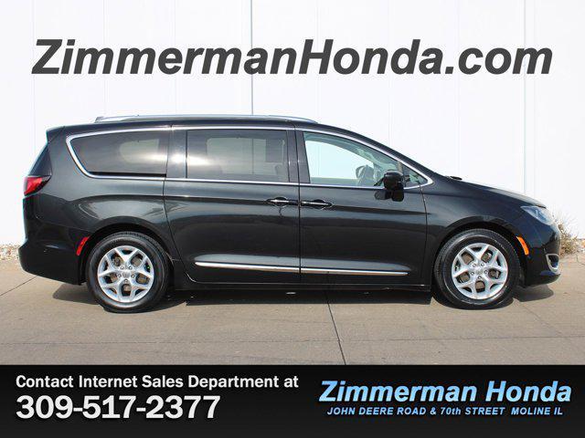 used 2017 Chrysler Pacifica car, priced at $12,391