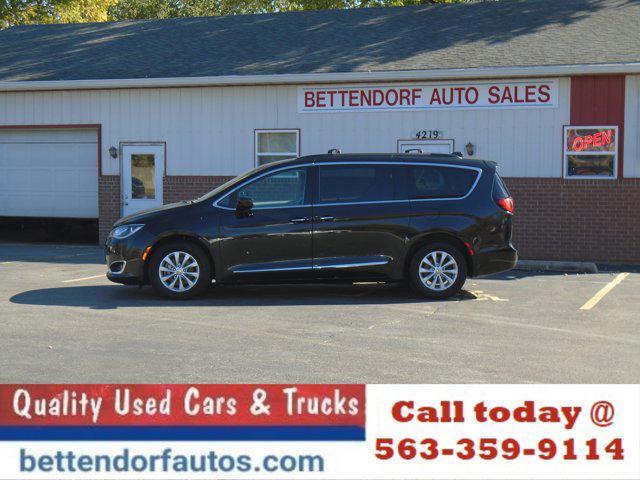 used 2017 Chrysler Pacifica car, priced at $11,495
