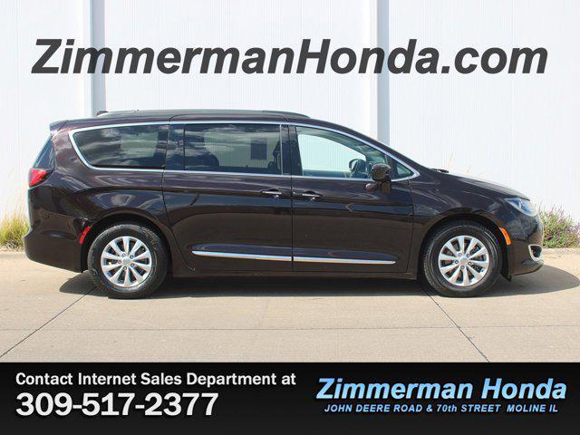 used 2017 Chrysler Pacifica car, priced at $10,992
