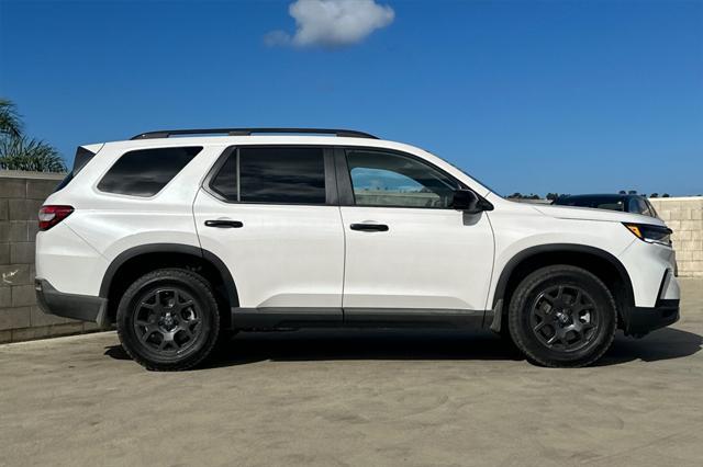 new 2025 Honda Pilot car, priced at $51,250