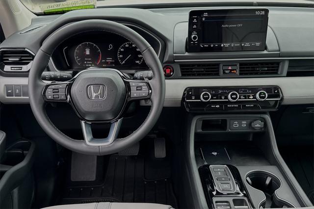 new 2025 Honda Pilot car, priced at $48,950