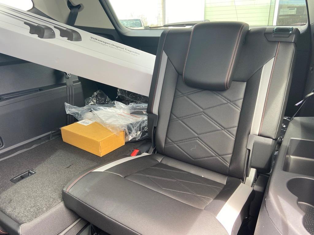 new 2025 Volkswagen Atlas car, priced at $49,171