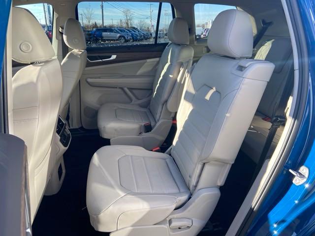new 2025 Volkswagen Atlas car, priced at $50,596