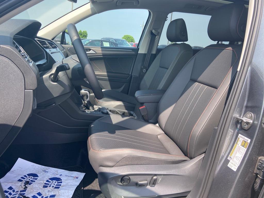 new 2024 Volkswagen Tiguan car, priced at $33,551