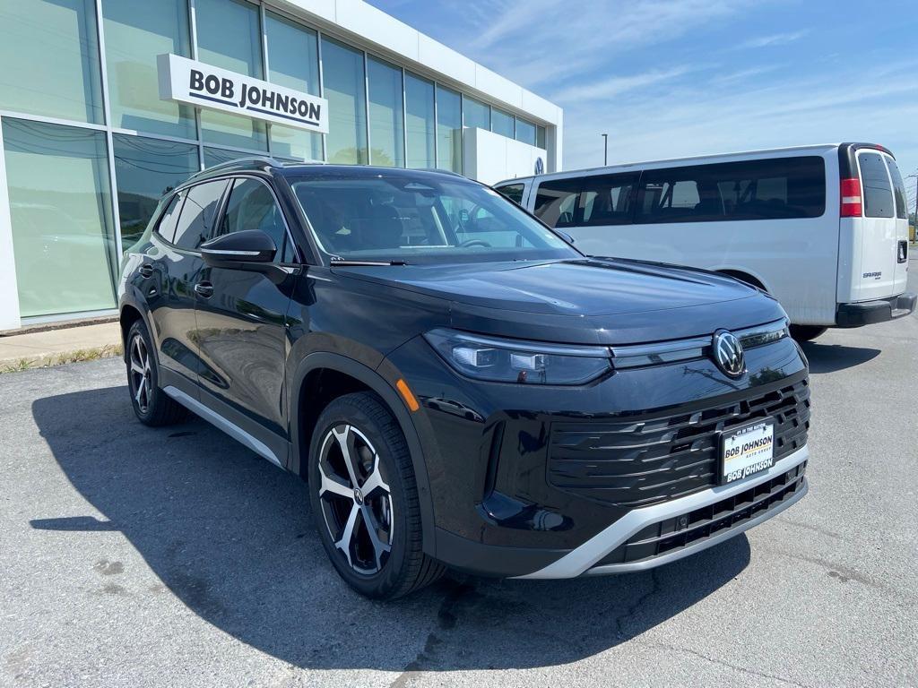 new 2025 Volkswagen Tiguan car, priced at $35,621