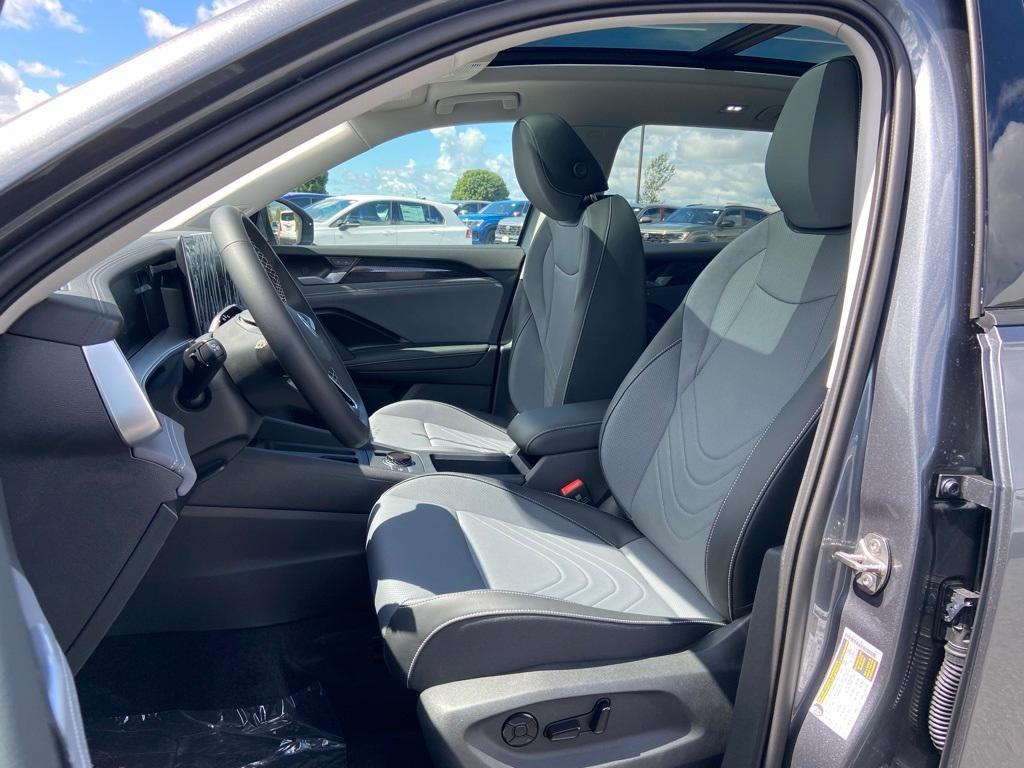 new 2025 Volkswagen Tiguan car, priced at $36,197