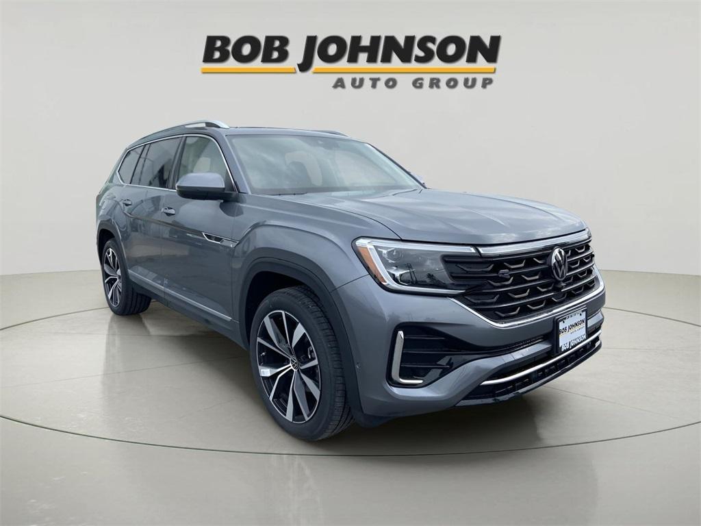 new 2025 Volkswagen Atlas car, priced at $53,331