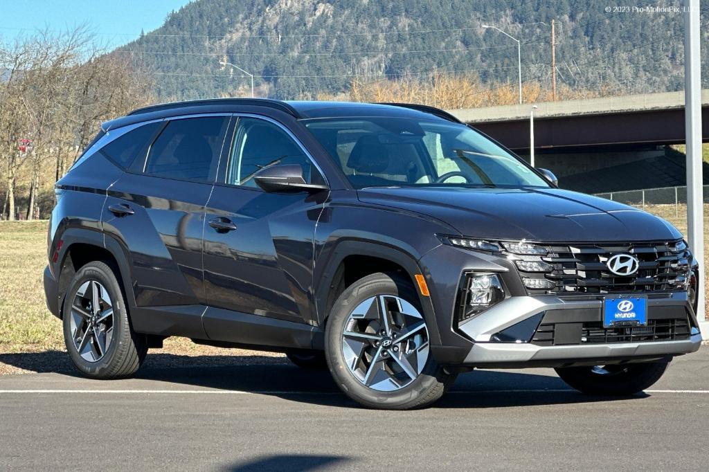 new 2025 Hyundai TUCSON Hybrid car, priced at $37,065
