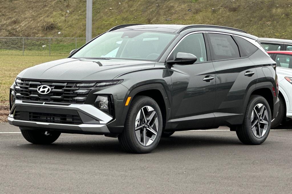 new 2025 Hyundai Tucson Hybrid car