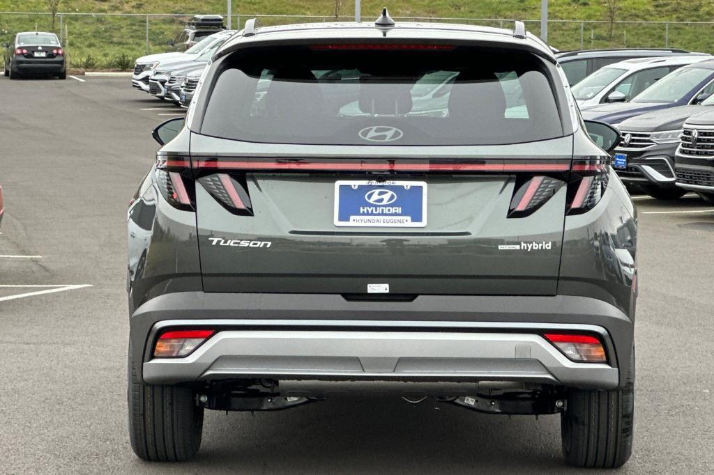 new 2025 Hyundai Tucson Hybrid car