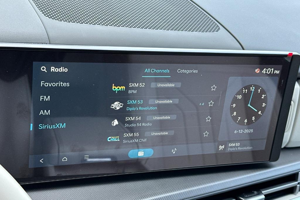 new 2025 Hyundai SANTA FE HEV car, priced at $35,814