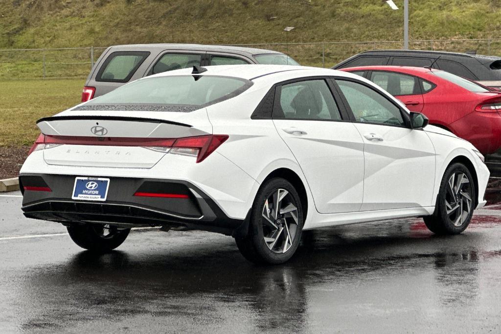 new 2025 Hyundai Elantra car