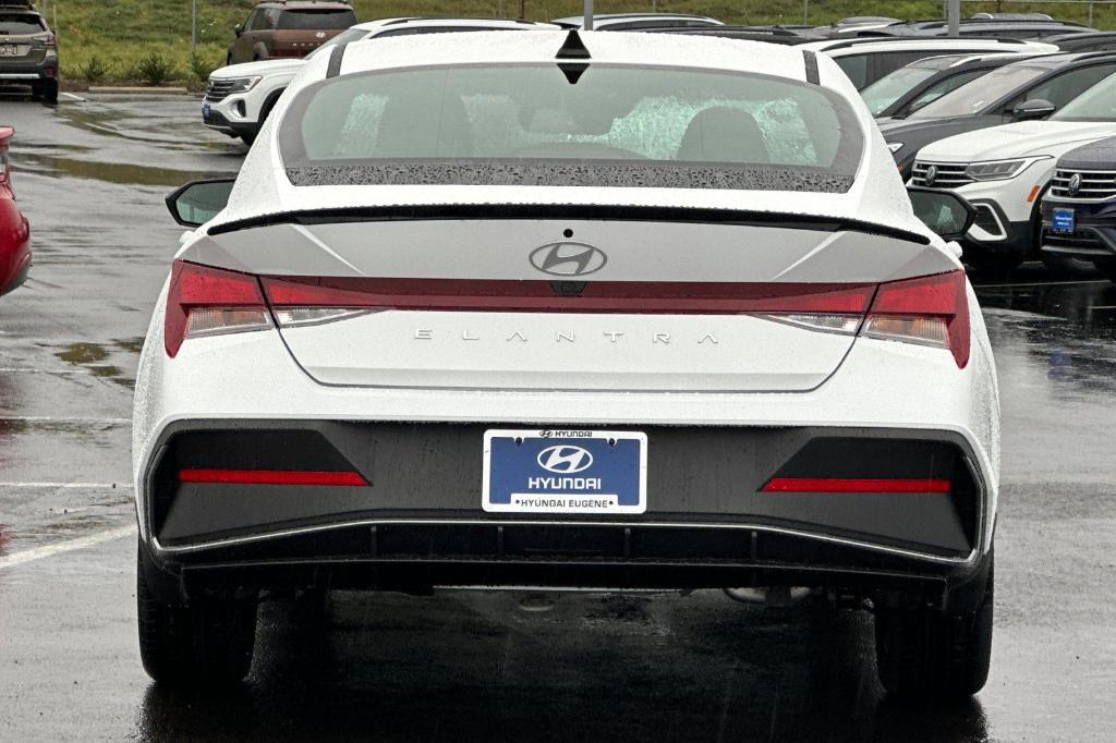 new 2025 Hyundai Elantra car