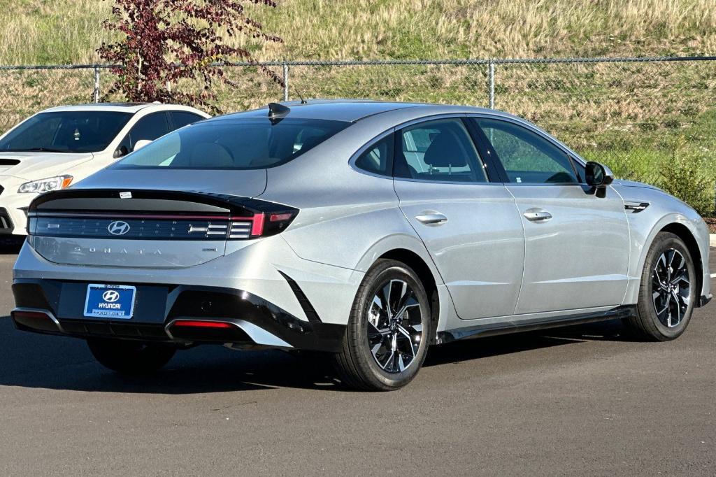 new 2025 Hyundai Sonata car, priced at $29,665