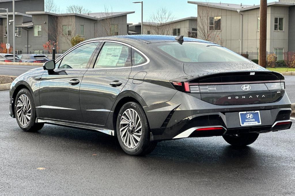 new 2025 Hyundai Sonata Hybrid car, priced at $38,140