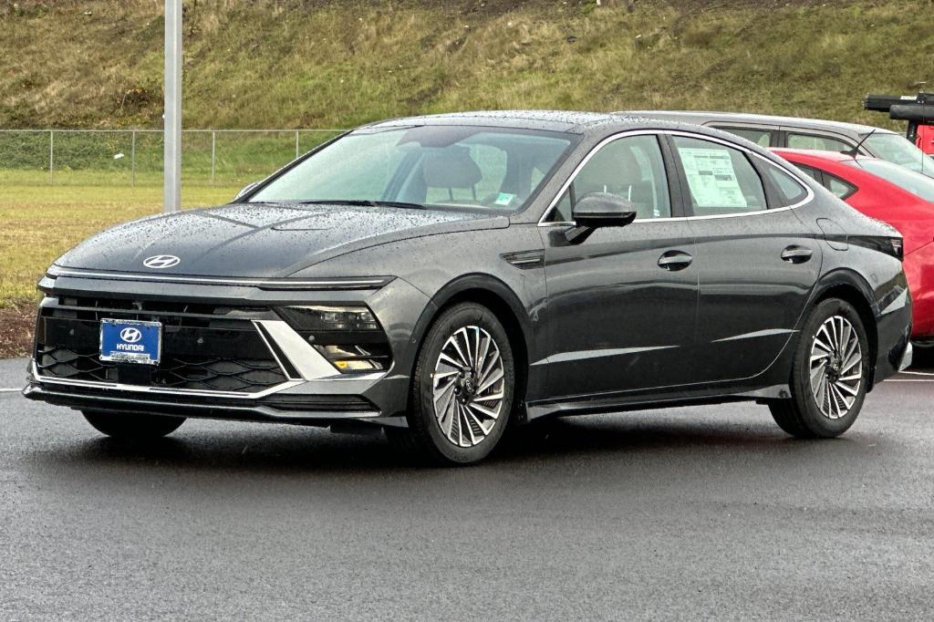 new 2025 Hyundai Sonata Hybrid car, priced at $38,140