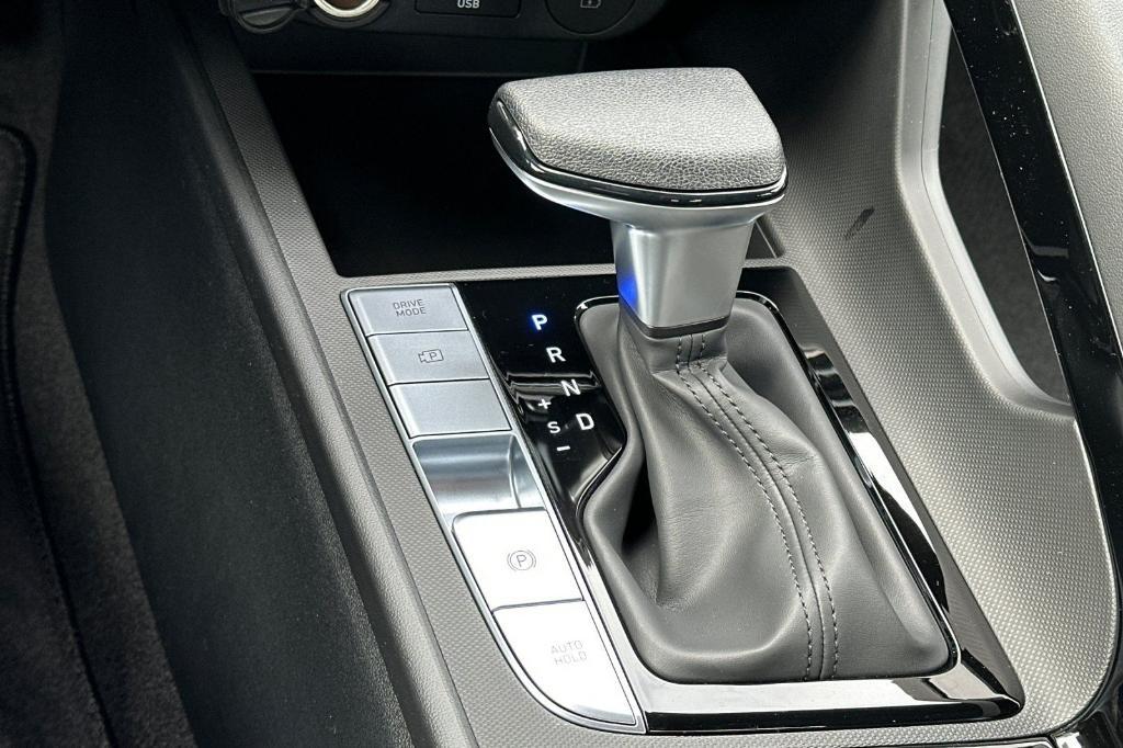 new 2025 Hyundai ELANTRA HEV car, priced at $26,105