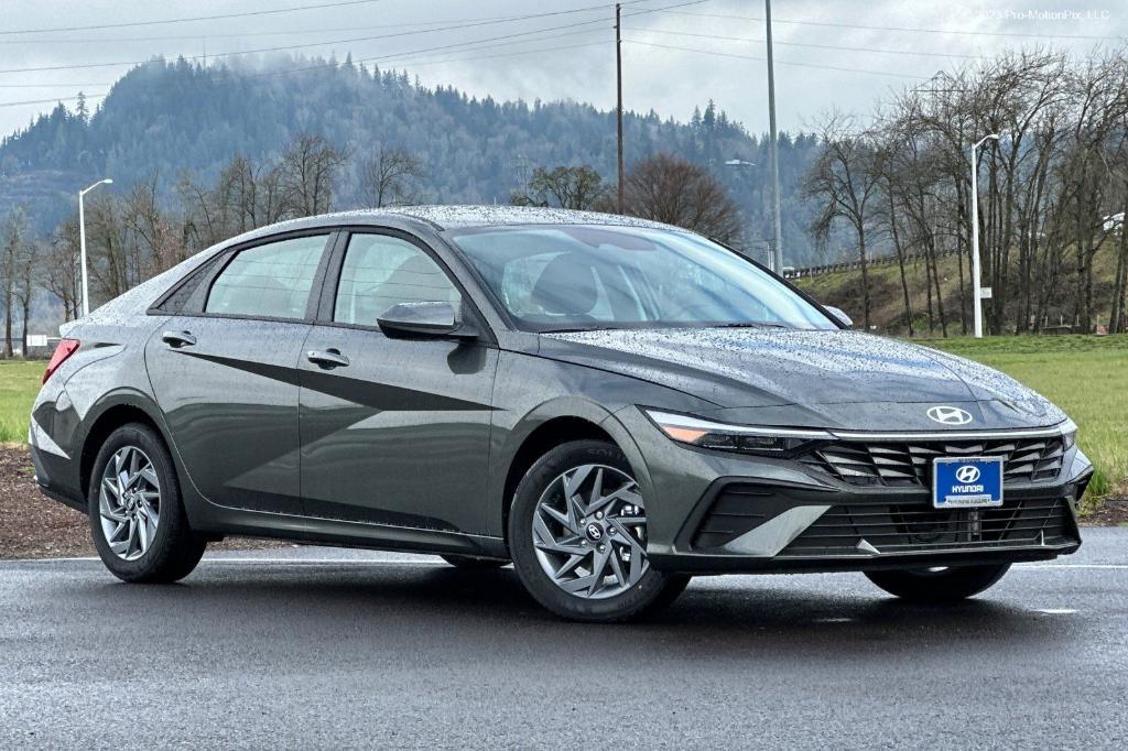 new 2025 Hyundai ELANTRA HEV car, priced at $26,105