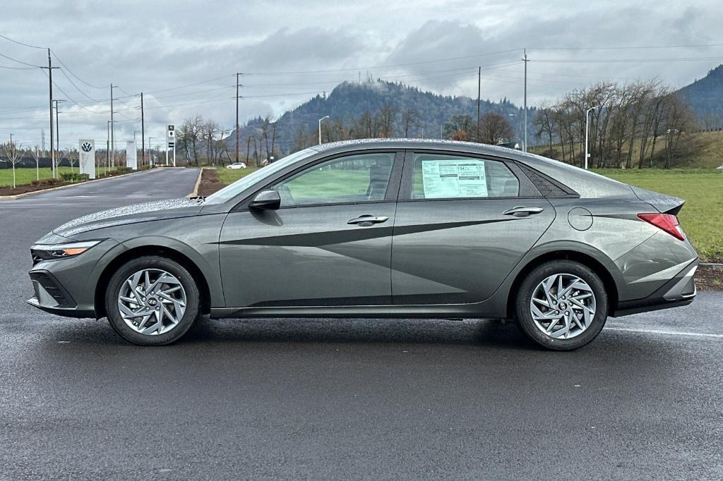 new 2025 Hyundai ELANTRA HEV car, priced at $26,105