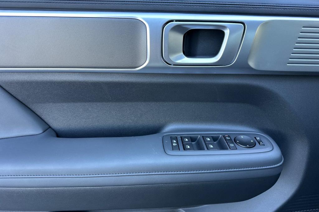 new 2025 Hyundai Santa Fe car, priced at $42,005