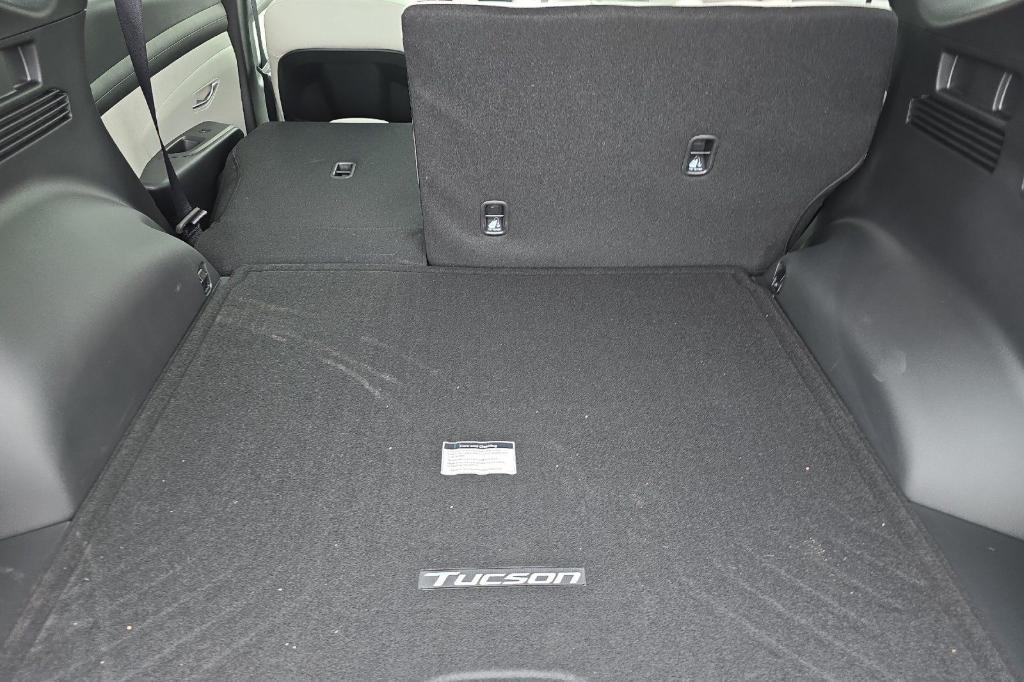 new 2025 Hyundai TUCSON Hybrid car, priced at $32,940