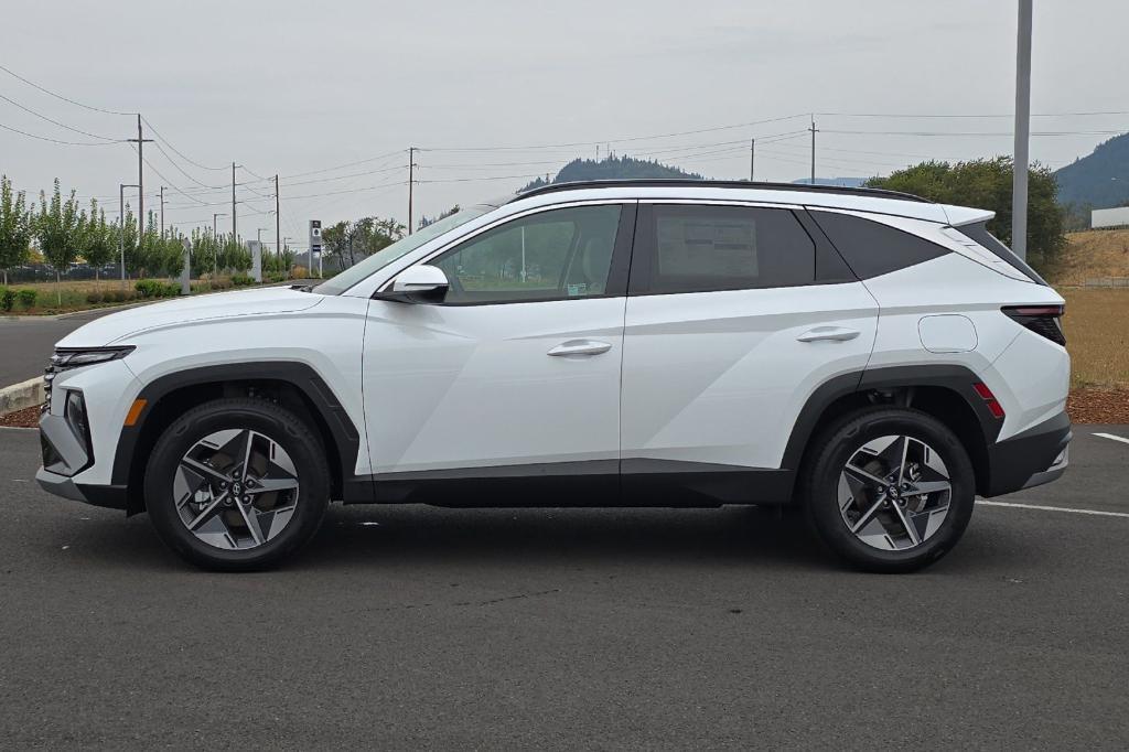 new 2025 Hyundai TUCSON Hybrid car, priced at $32,940