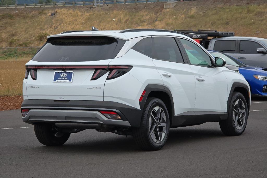 new 2025 Hyundai TUCSON Hybrid car, priced at $32,940