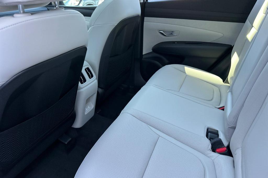 new 2025 Hyundai TUCSON Hybrid car, priced at $36,665