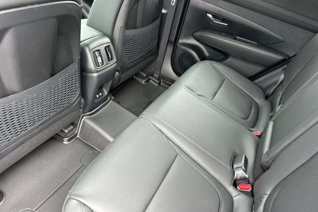 new 2025 Hyundai TUCSON Hybrid car, priced at $37,090