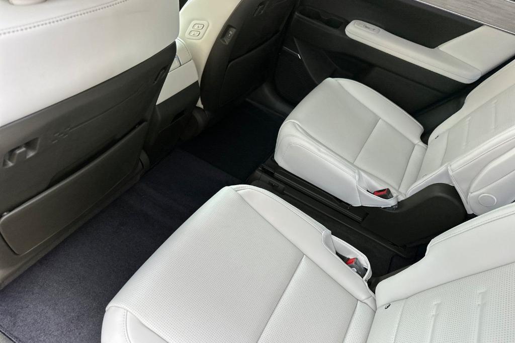 new 2025 Hyundai SANTA FE HEV car, priced at $47,400