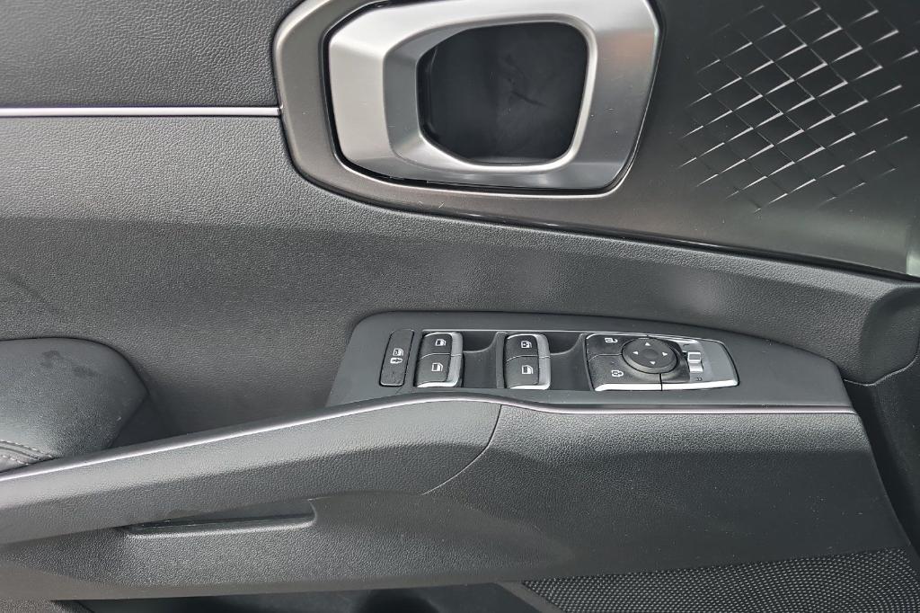 used 2022 Kia Sorento Hybrid car, priced at $28,995