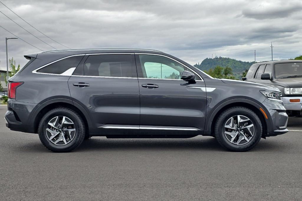 used 2022 Kia Sorento Hybrid car, priced at $28,995
